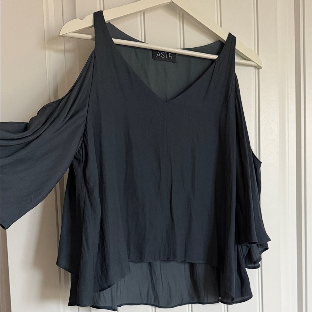 ASTR Women's Cold Shoulder Blouse - Charcoal